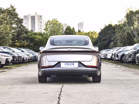 Changan AO7 EV 730 Deluxe — 6