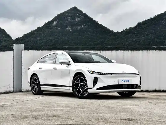 Changan AO7 730 Deluxe — 3