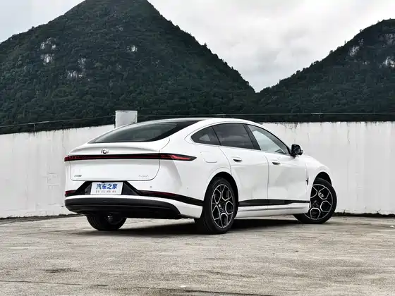 Changan AO7 730 Deluxe — 7