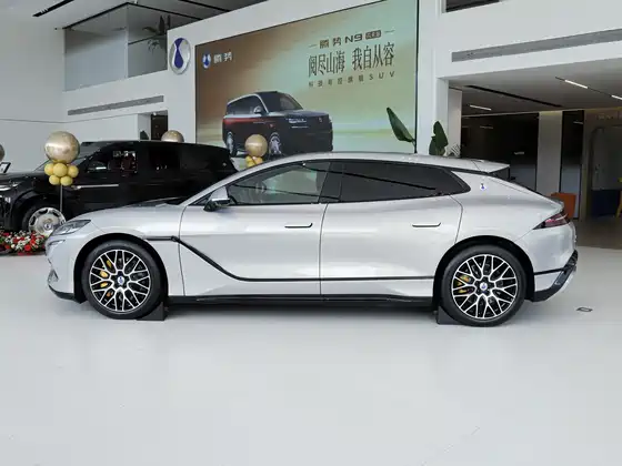 Denza Z9 GT 880 Flagship — 4