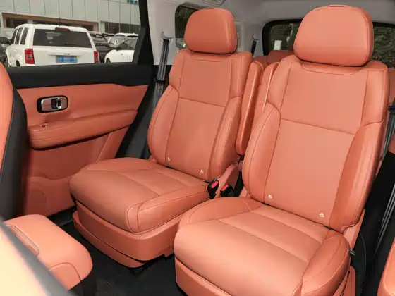 Leapmotors C16  630 Lidar 6 seats — 12