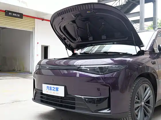 Leapmotors C16  630 Lidar 6 seats — 13