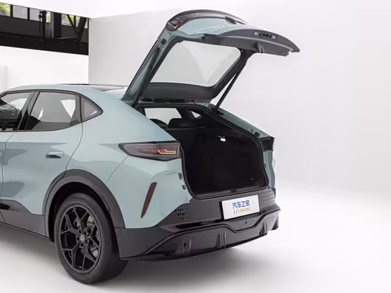 VW ID UNYX 06 Pure — 12