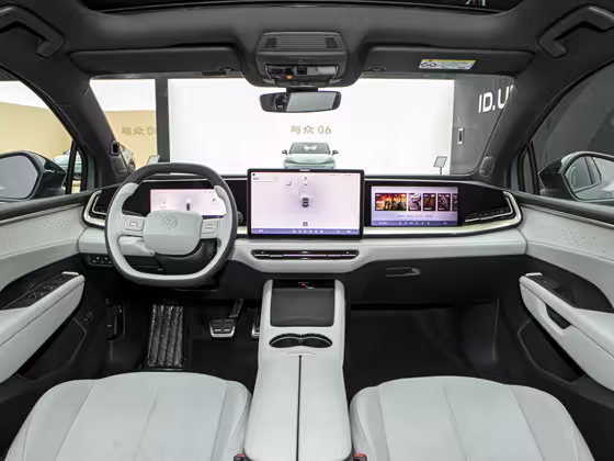 VW (ID. UNYX 07) Pure — 10
