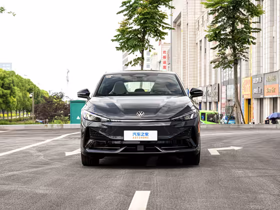VW (ID. UNYX 07) Pure — 2