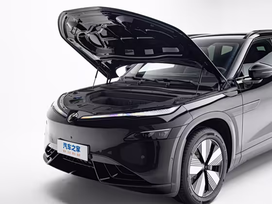 VW (ID. UNYX 08) Pure — 11